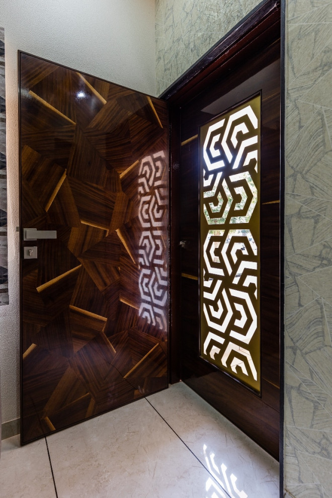 Bungalow at Gandhinagar Modern Entry Ahmedabad by HGCG