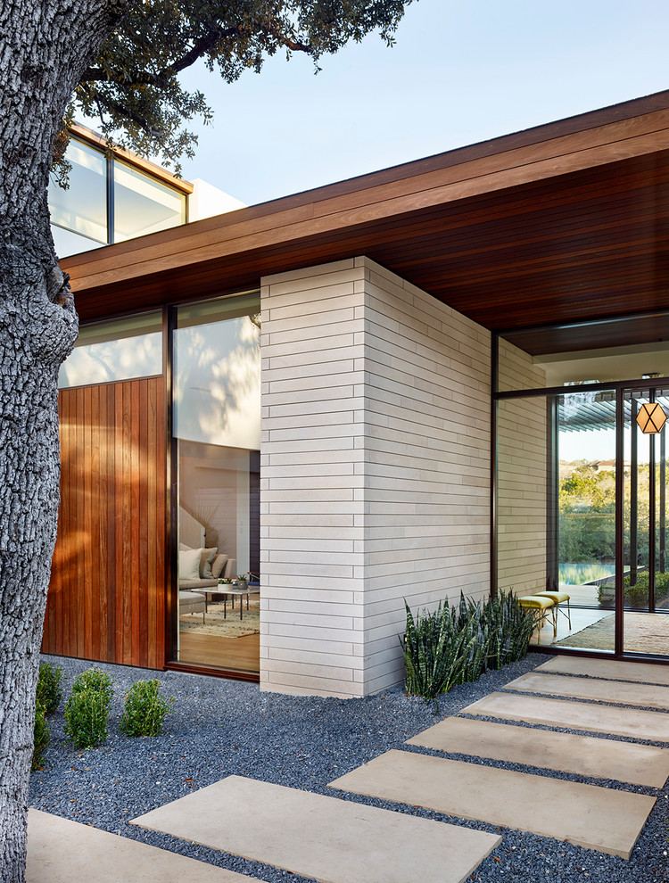 This is an example of a contemporary entrance in Austin.