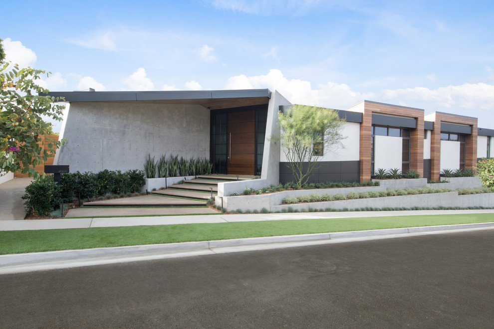 This is an example of a contemporary entrance in Orange County.