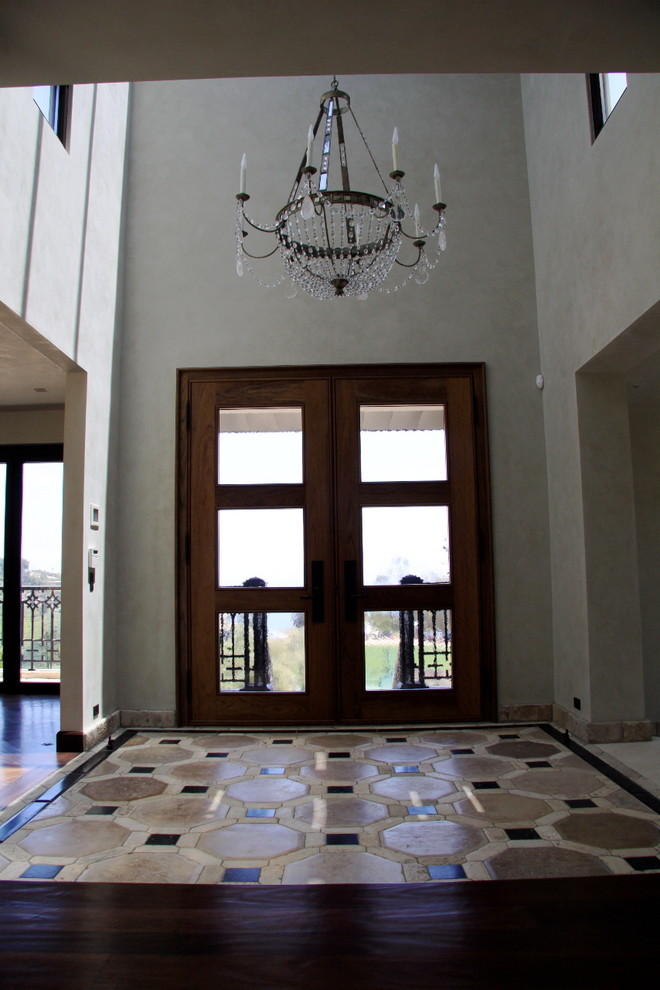 Design ideas for a modern entrance in Los Angeles.