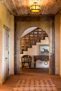 https://st.hzcdn.com/simgs/pictures/entryways/carmel-valley-houses-justrich-design-img~7e71eda9044af6a1_3-0780-1-a9144c7.jpg