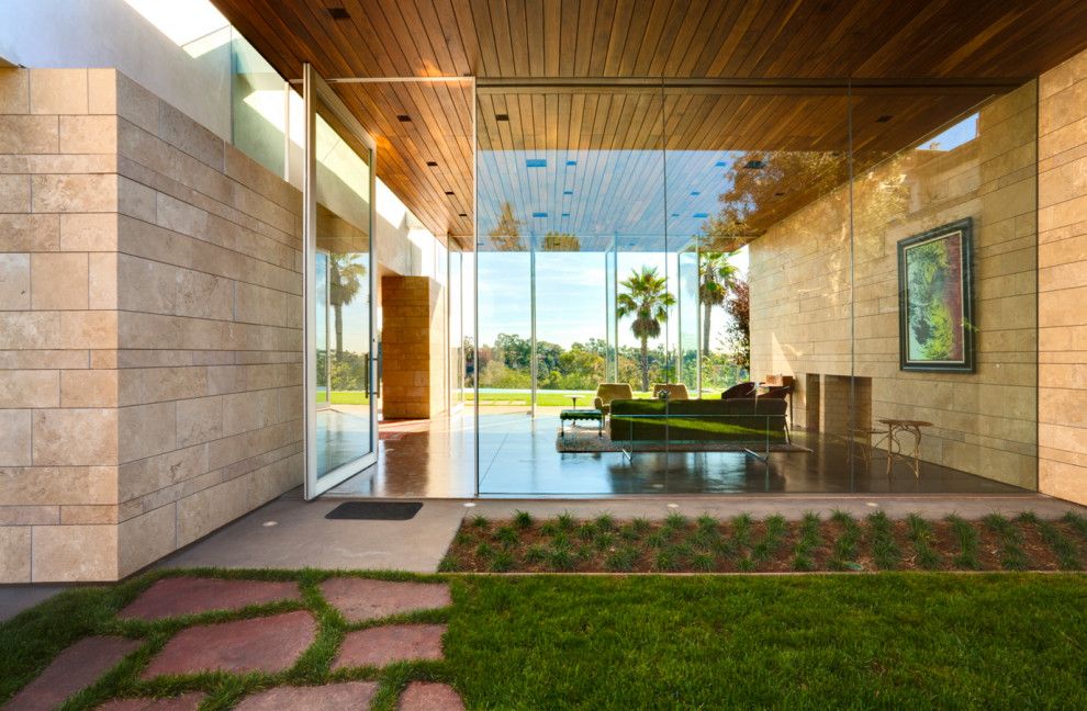 Große Moderne Haustür mit Drehtür und Haustür aus Glas in Los Angeles