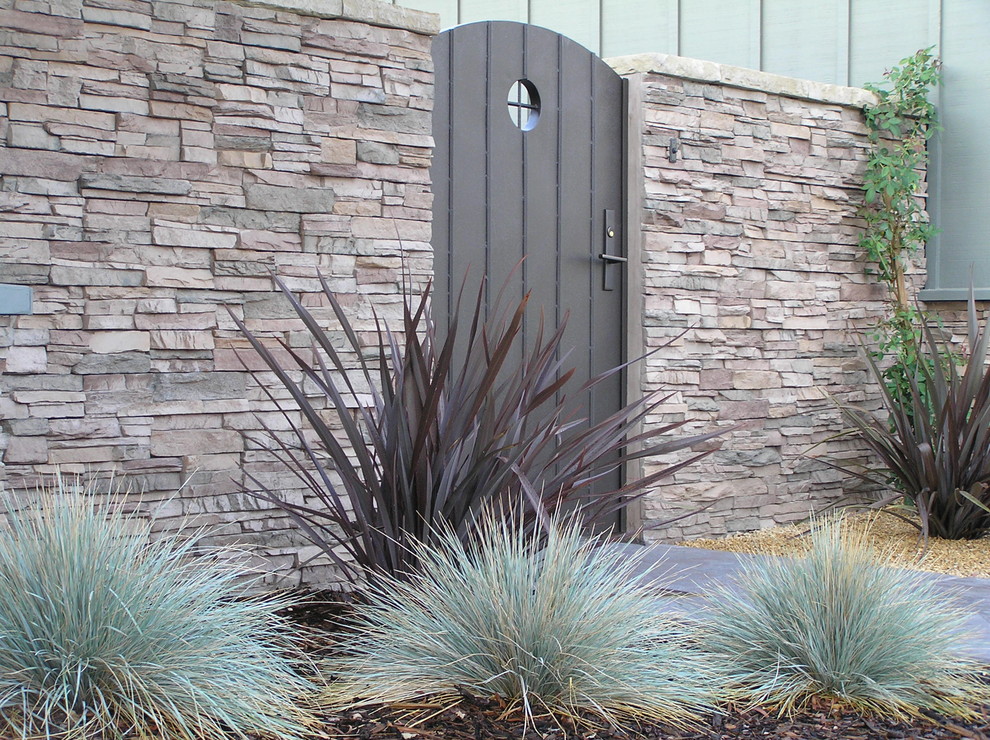 This is an example of a medium sized world-inspired entrance in Santa Barbara.