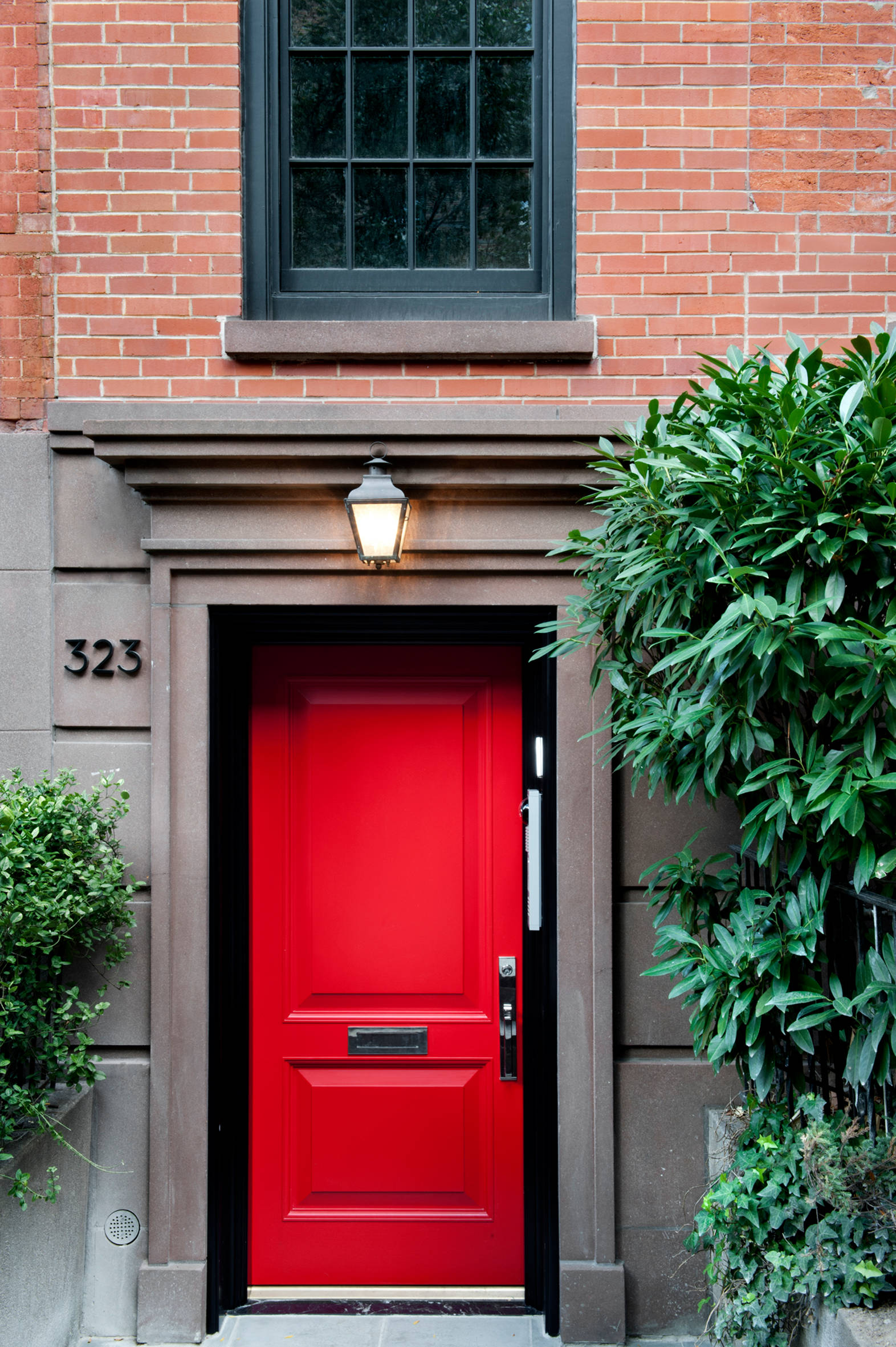 おしゃれな玄関 (赤いドア) の画像 75選 - 2025年4月 | Houzz