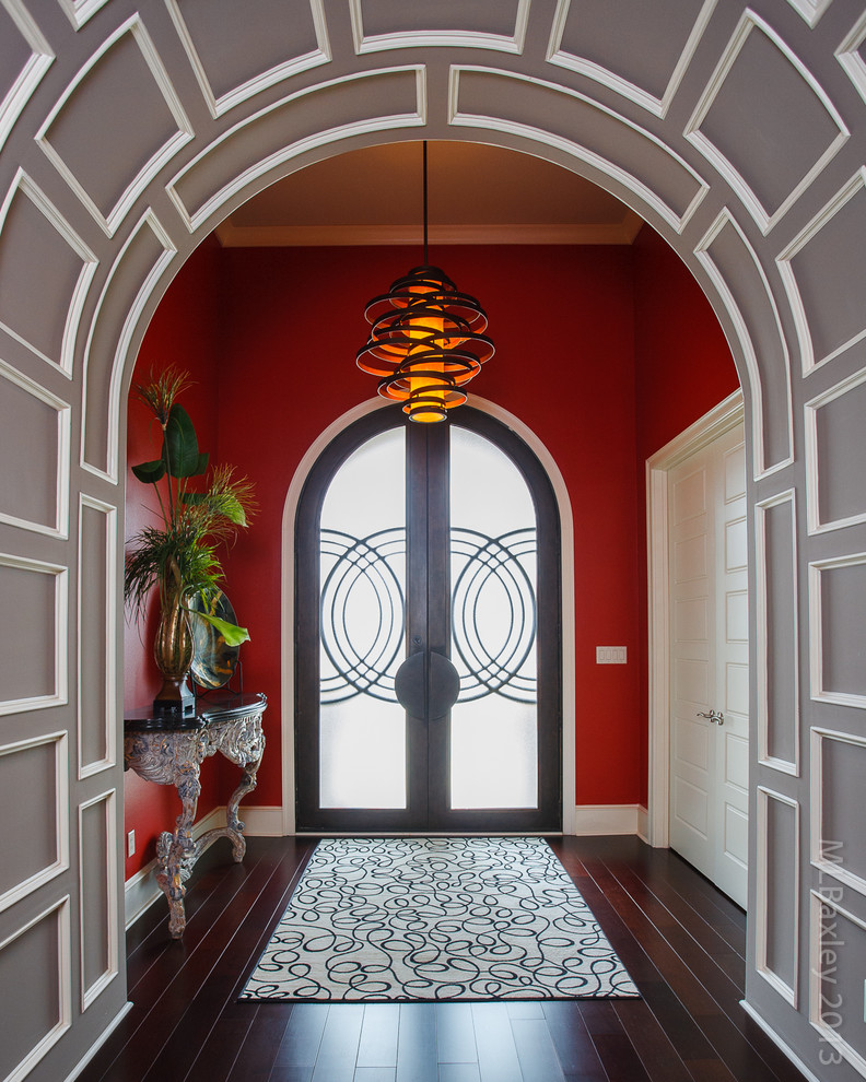 Photo of a contemporary entrance in Little Rock.