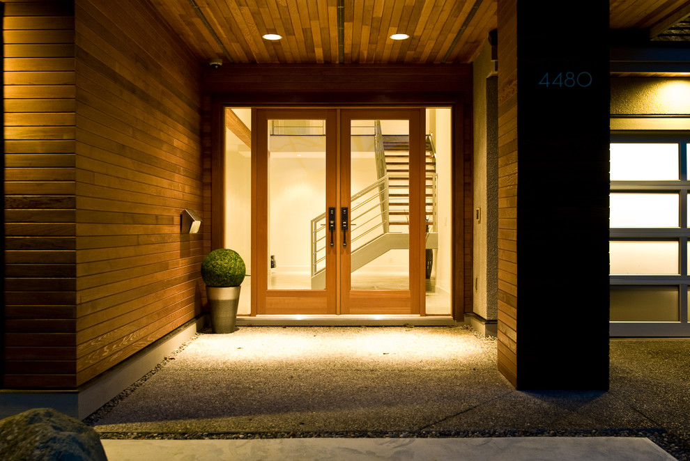 Photo of a contemporary entrance in Vancouver.