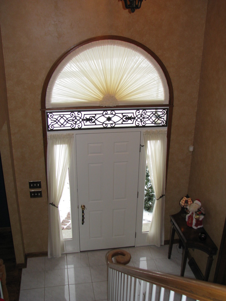 Inspiration for a traditional entrance in New York.