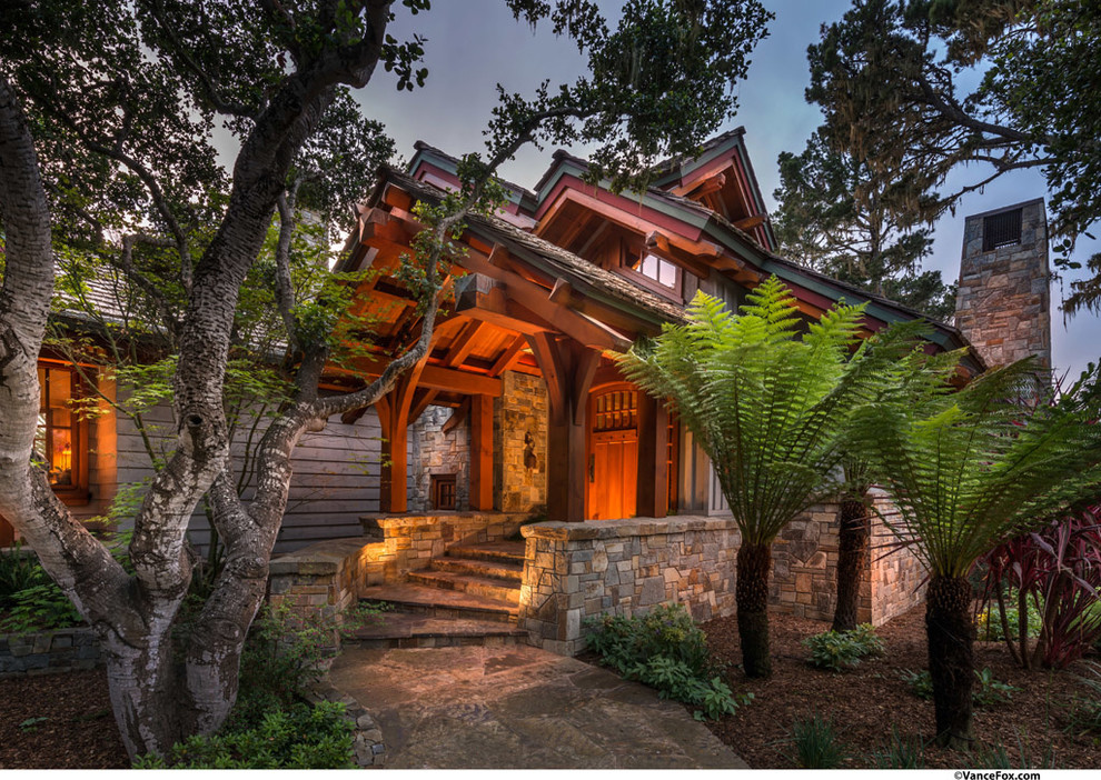 Rustikale Haustür mit Schieferboden, Einzeltür und hellbrauner Holzhaustür in Sacramento
