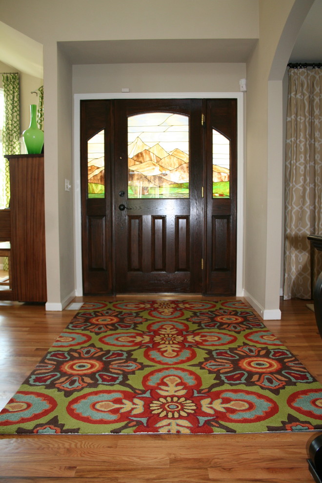Inspiration for a classic entrance in Denver.