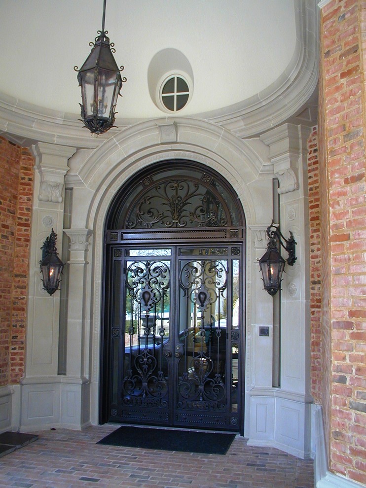 Entryway - traditional entryway idea in Dallas
