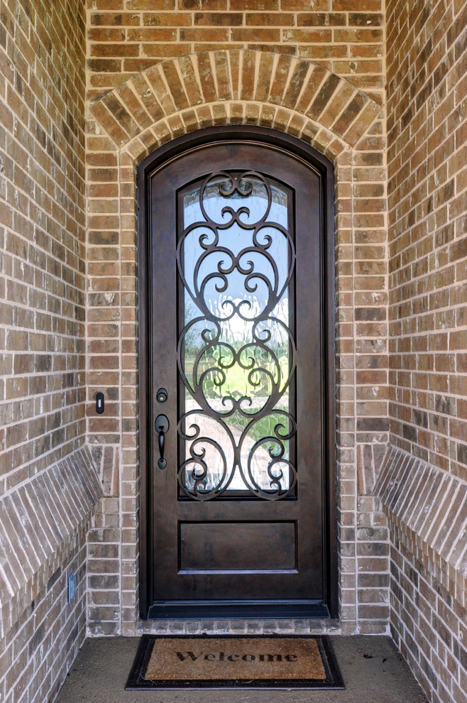 Entryway - traditional entryway idea in Dallas