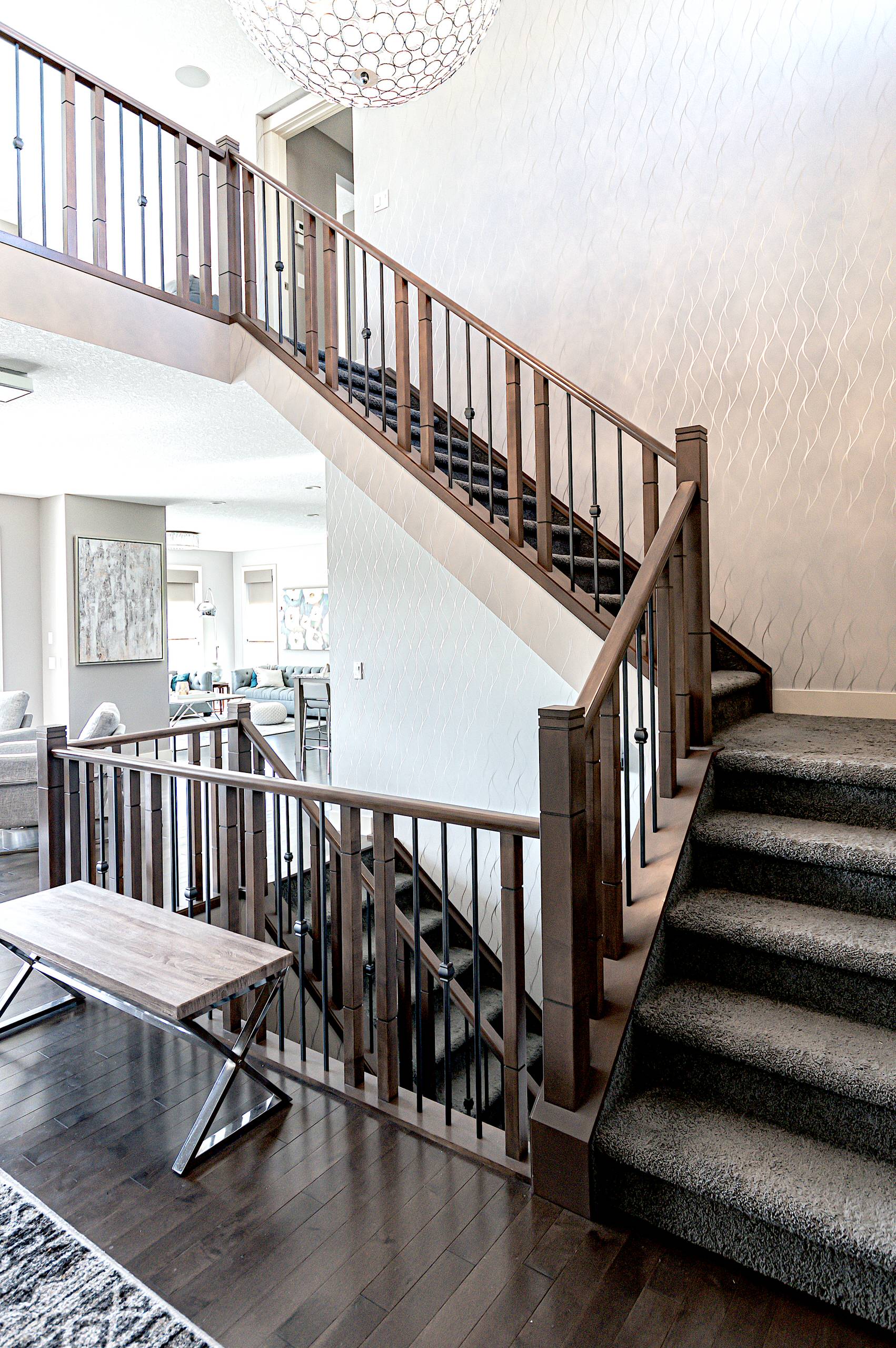 モダンスタイルのおしゃれな階段 壁紙 の画像 75選 22年10月 Houzz ハウズ