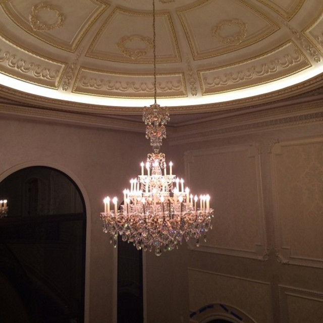 Custom Foyer Crystal Chandelier Hewlett Bay, NY Classique Entrée