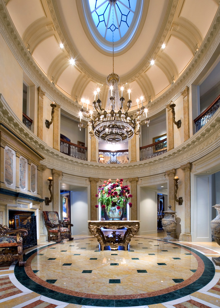 Design ideas for a traditional foyer in Dallas.