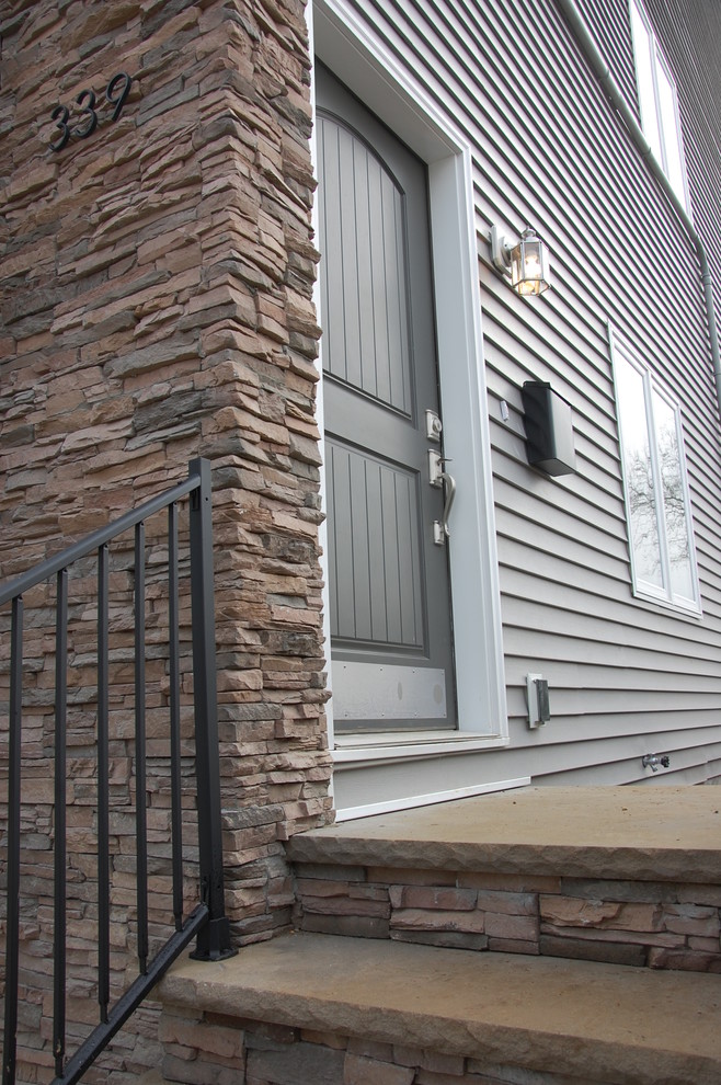 This is an example of a contemporary entrance in Philadelphia.