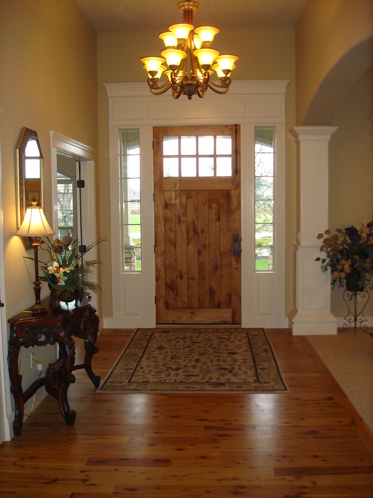 This is an example of a traditional entrance in Boise.