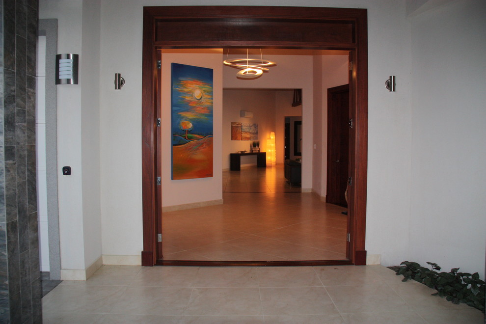 Entryway - transitional entryway idea in Miami