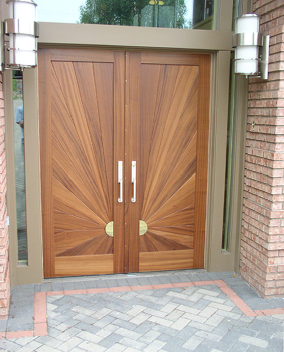 Идея дизайна: входная дверь среднего размера в стиле модернизм с двустворчатой входной дверью и входной дверью из дерева среднего тона