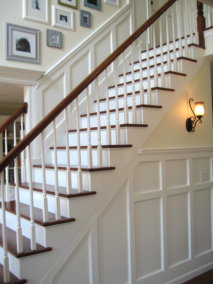 Entry wainscoting Classique Escalier Chicago Houzz