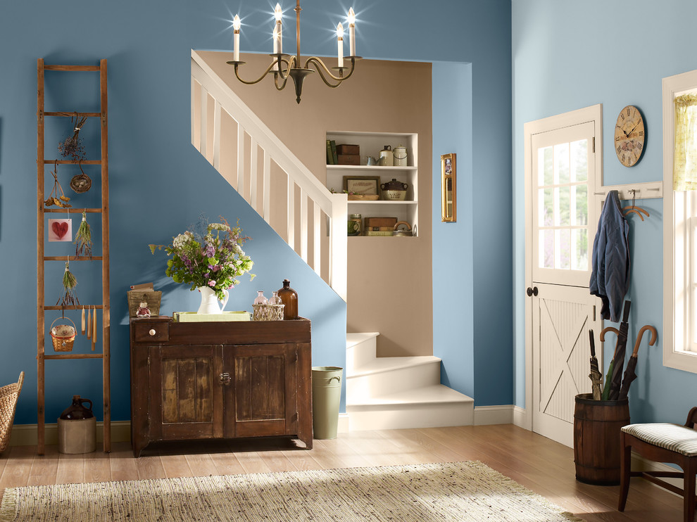Entryway - modern entryway idea in Orange County