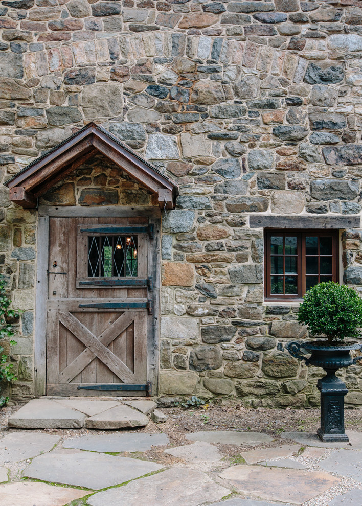 Landhausstil Eingang mit Klöntür in New York