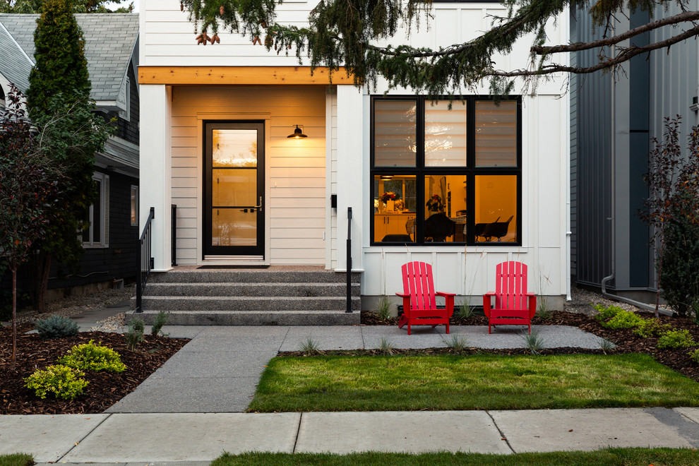 Landhaus Haustür mit Einzeltür und Haustür aus Glas in Calgary