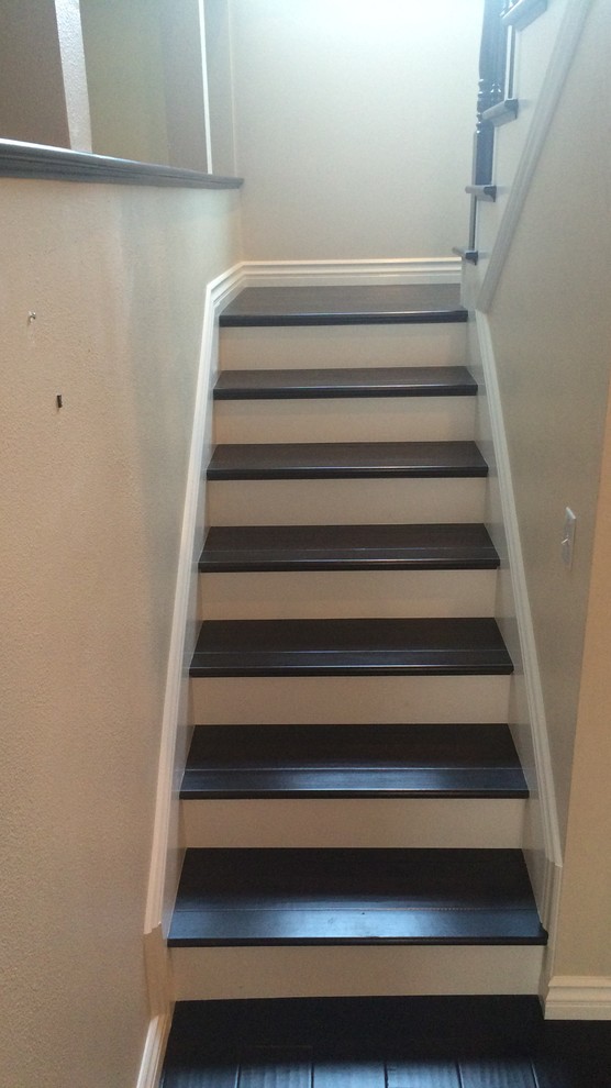 Imagen de escalera tradicional de tamaño medio