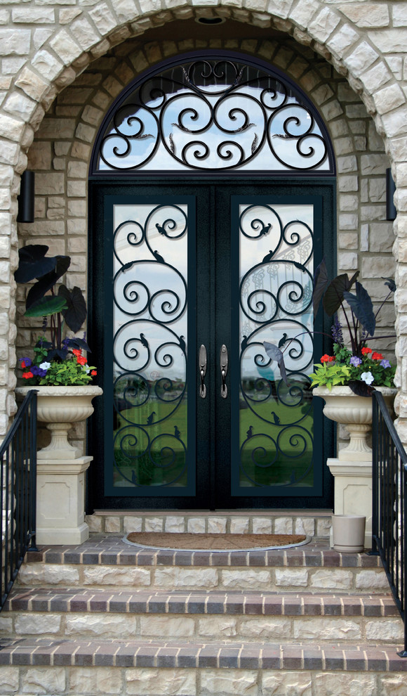 Example of a tuscan entryway design in Tampa