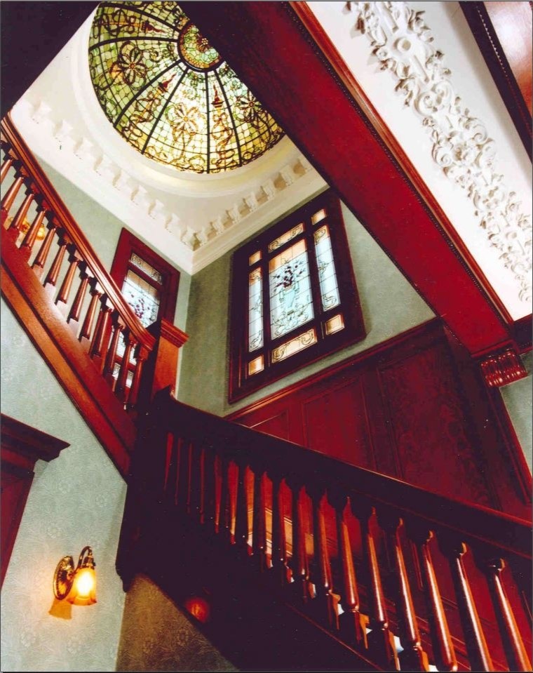 Elegant staircase photo in San Francisco