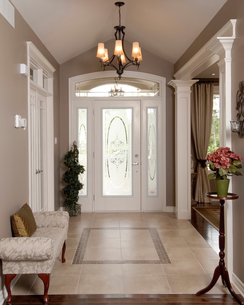 Inspiration for a timeless entryway remodel in Ottawa