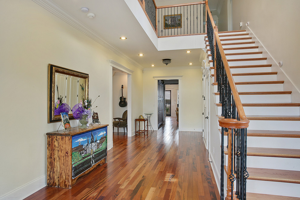 Example of a classic entryway design in New Orleans