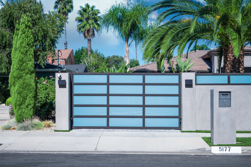 Free and Easy Glass & Aluminum Los Angeles Gates & Fences Modern