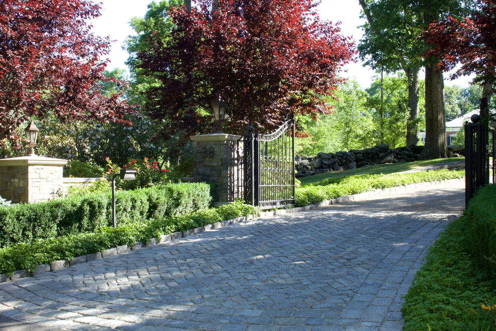 Example of an entryway design in New York