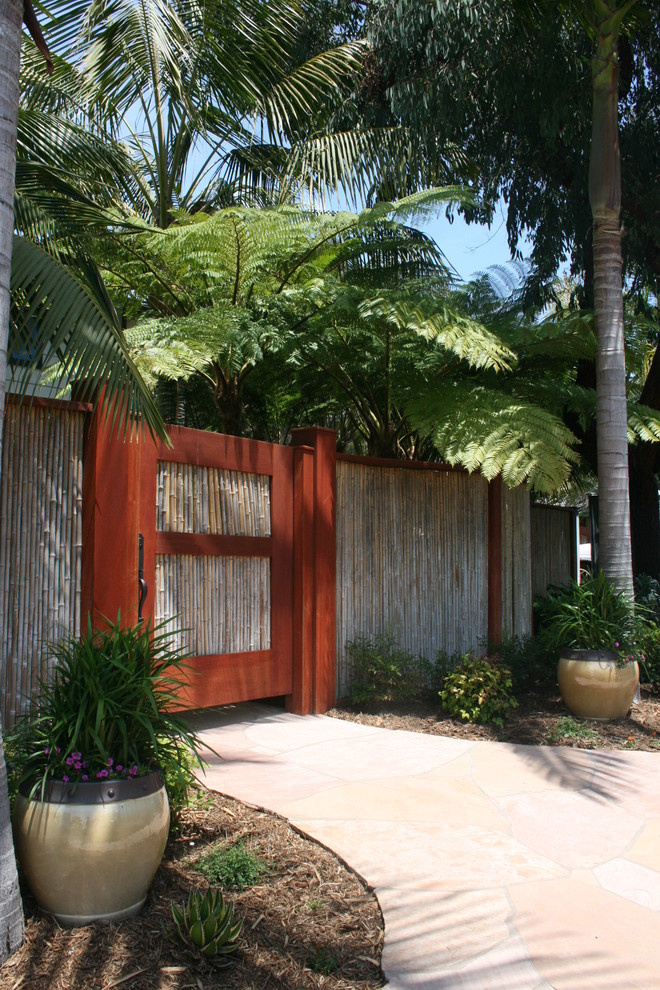Foto di un ingresso o corridoio tropicale