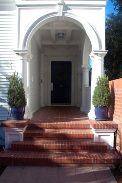 Photo of a traditional entrance in San Francisco.