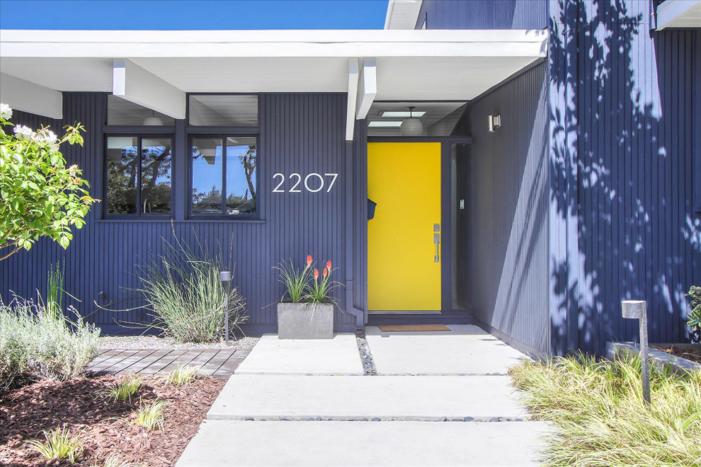 Greer Rd. Triple El, Palo Alto Midcentury Entry San Francisco by Boyenga Team / Compass