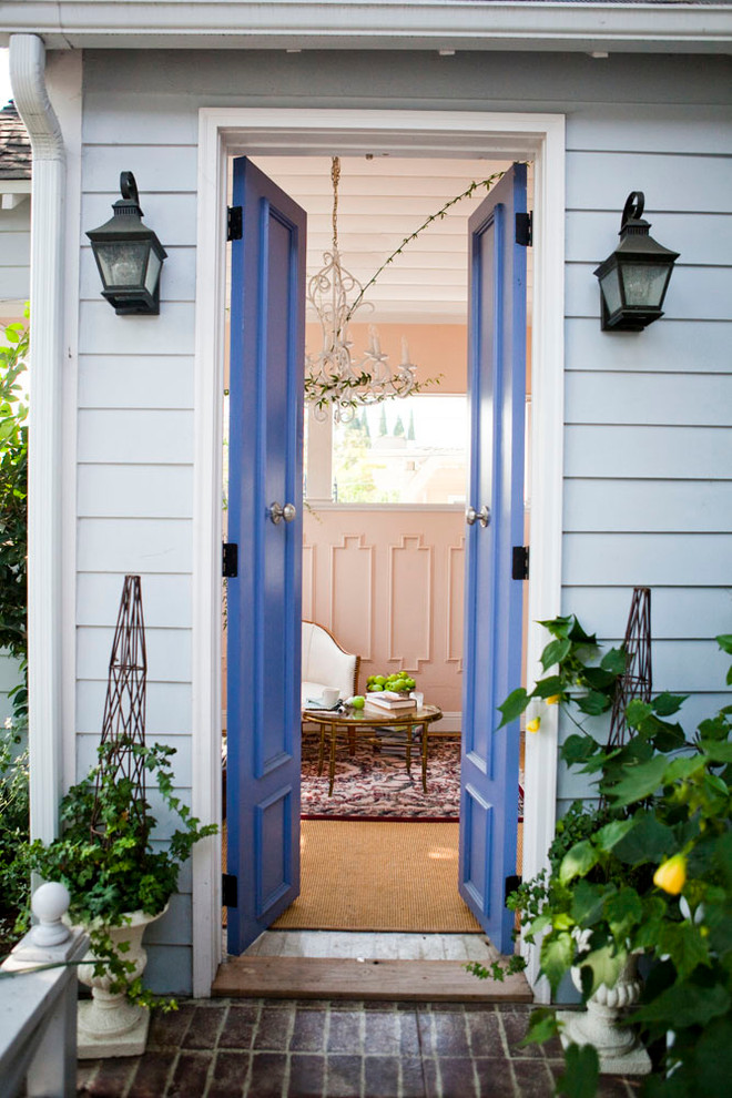 This is an example of a classic entrance in Los Angeles.
