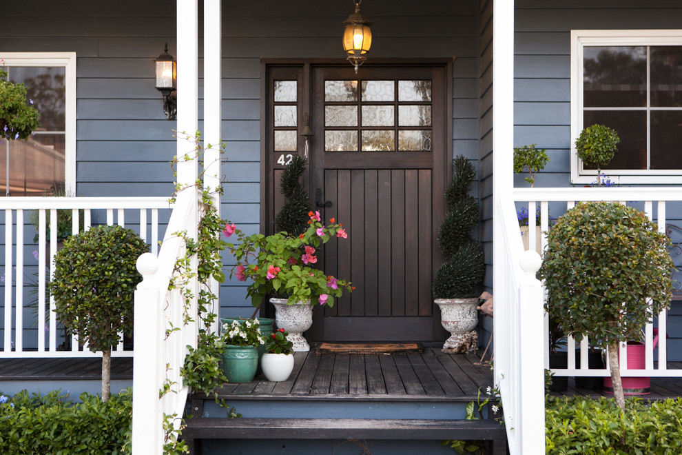 Inspiration for a farmhouse entryway remodel in Brisbane