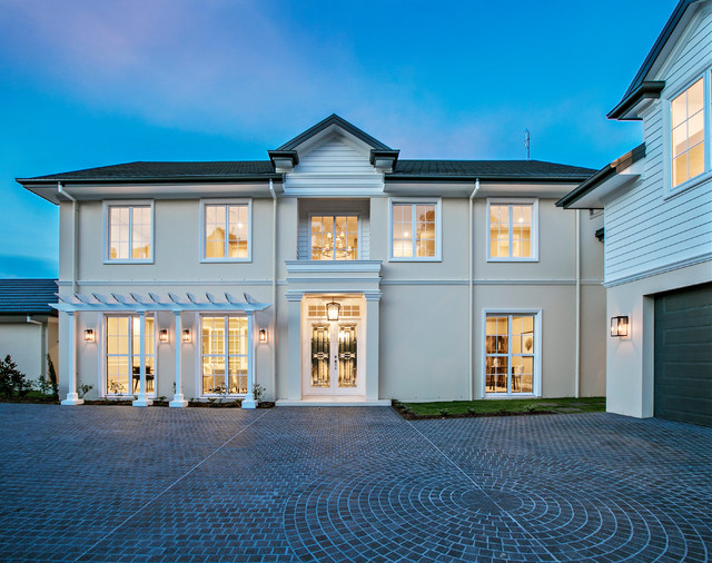 Hamptons Home Gold Coast Traditional Entry Gold Coast Tweed by Richard Parsons