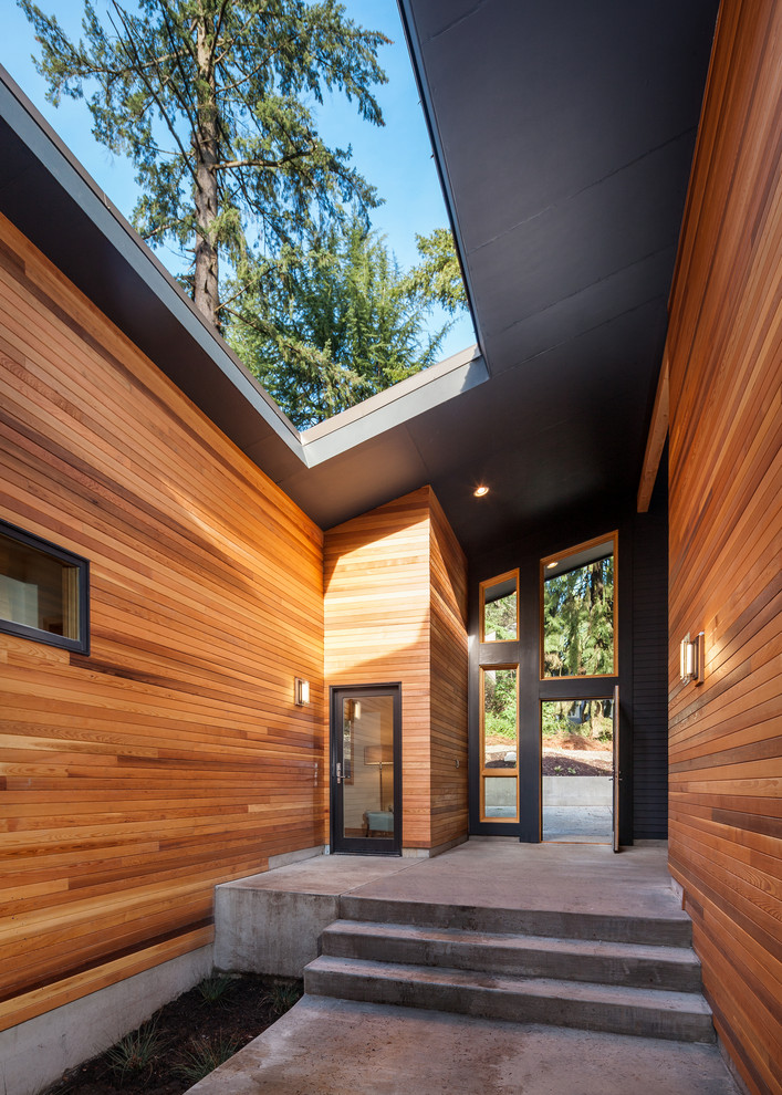 Design ideas for a midcentury entrance in Portland.