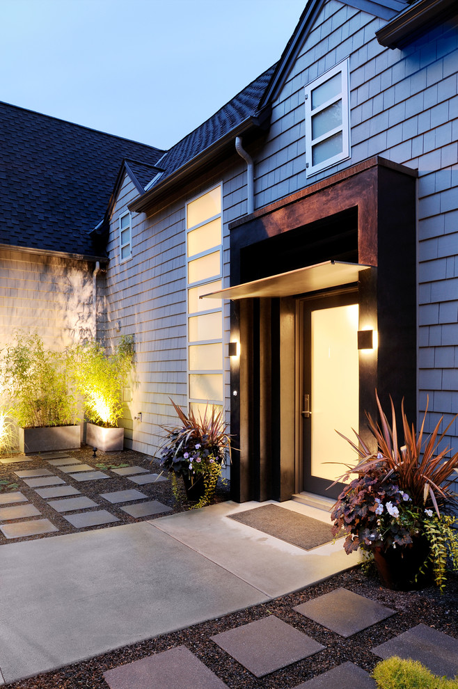 Moderne Haustür mit Einzeltür und Haustür aus Glas in Seattle