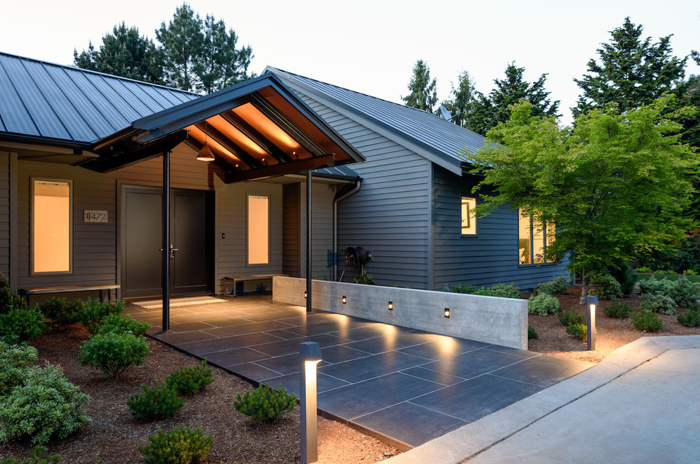 Moderne Haustür mit grauer Wandfarbe, Keramikboden, Doppeltür, schwarzer Haustür und schwarzem Boden in Sonstige