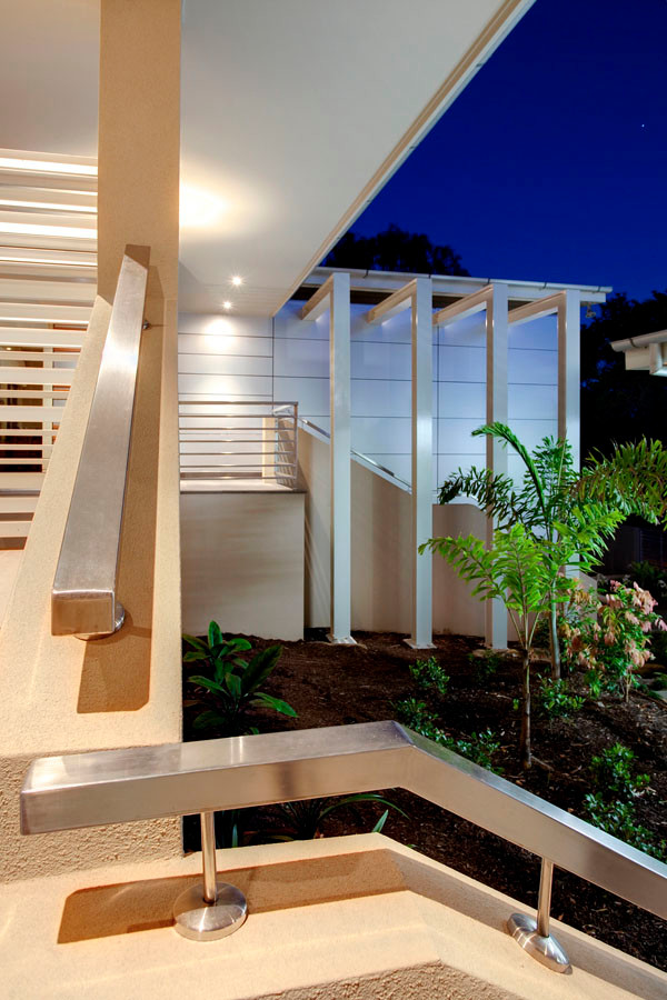 Photo of an expansive contemporary front door in Brisbane with a single front door.