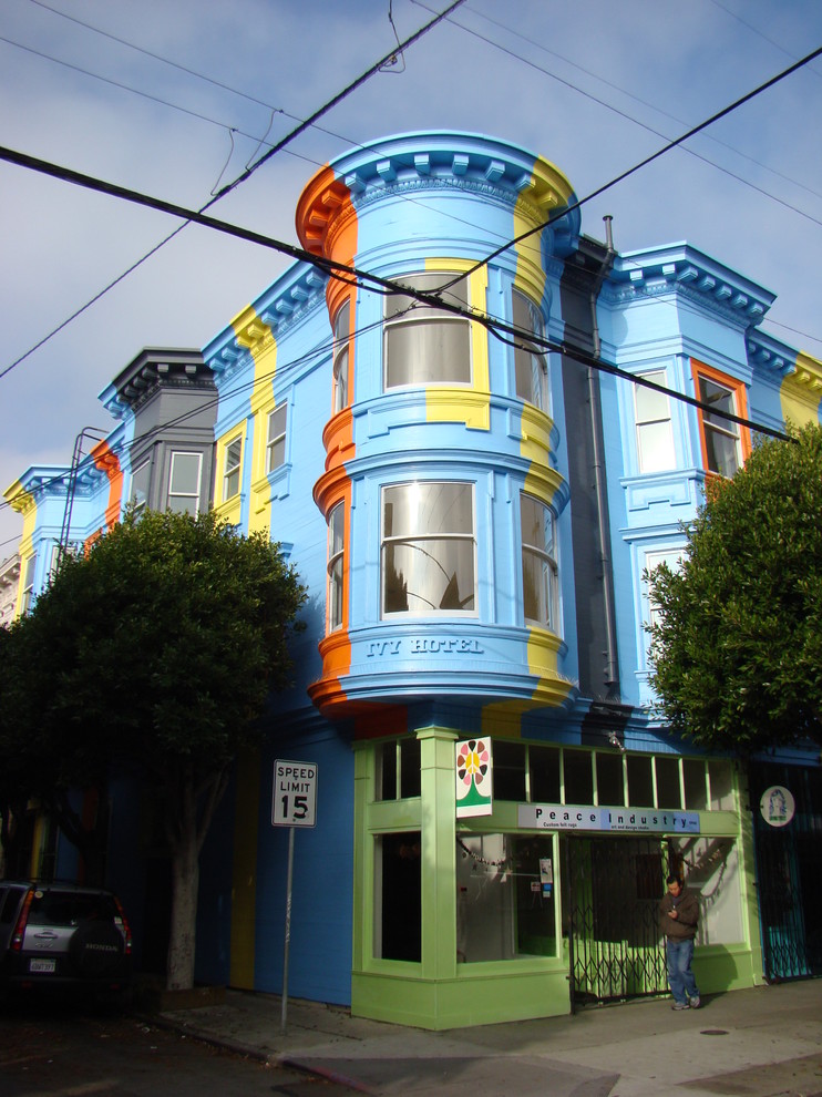 Modern entrance in San Francisco.