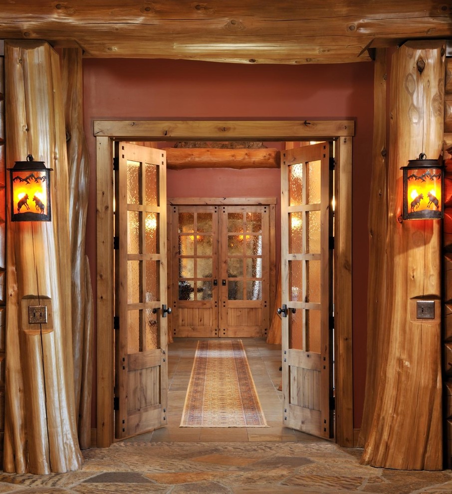 Uriger Eingang mit Korridor in Boise