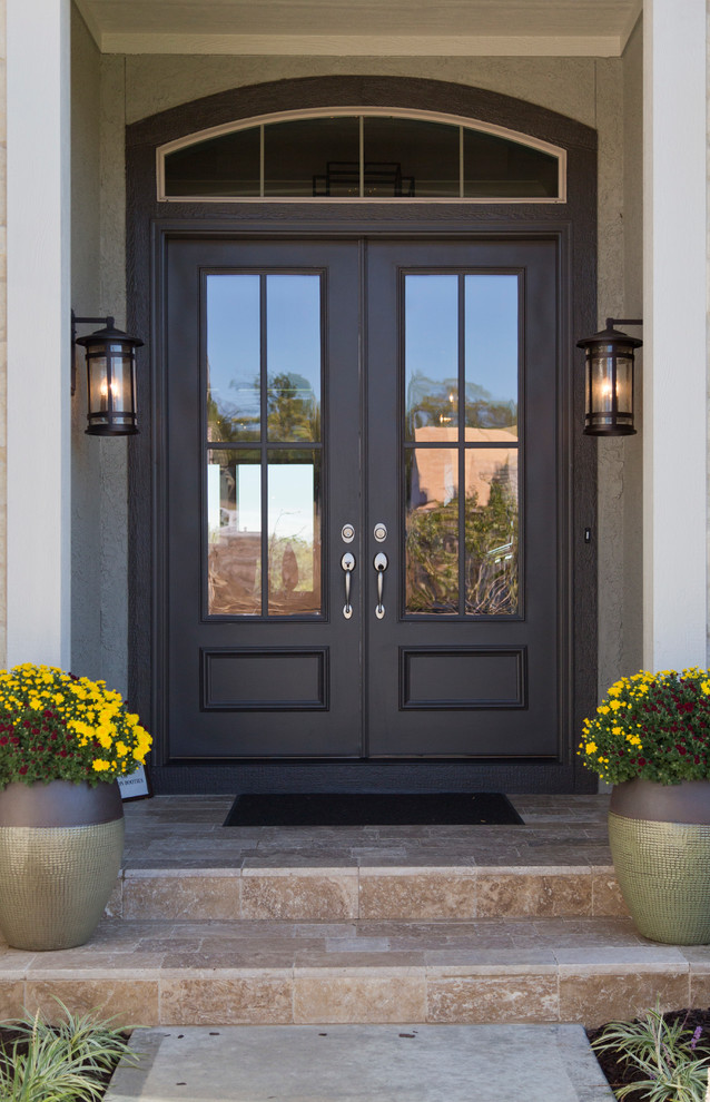 Пример оригинального дизайна: входная дверь среднего размера в стиле модернизм с серыми стенами, двустворчатой входной дверью и серой входной дверью
