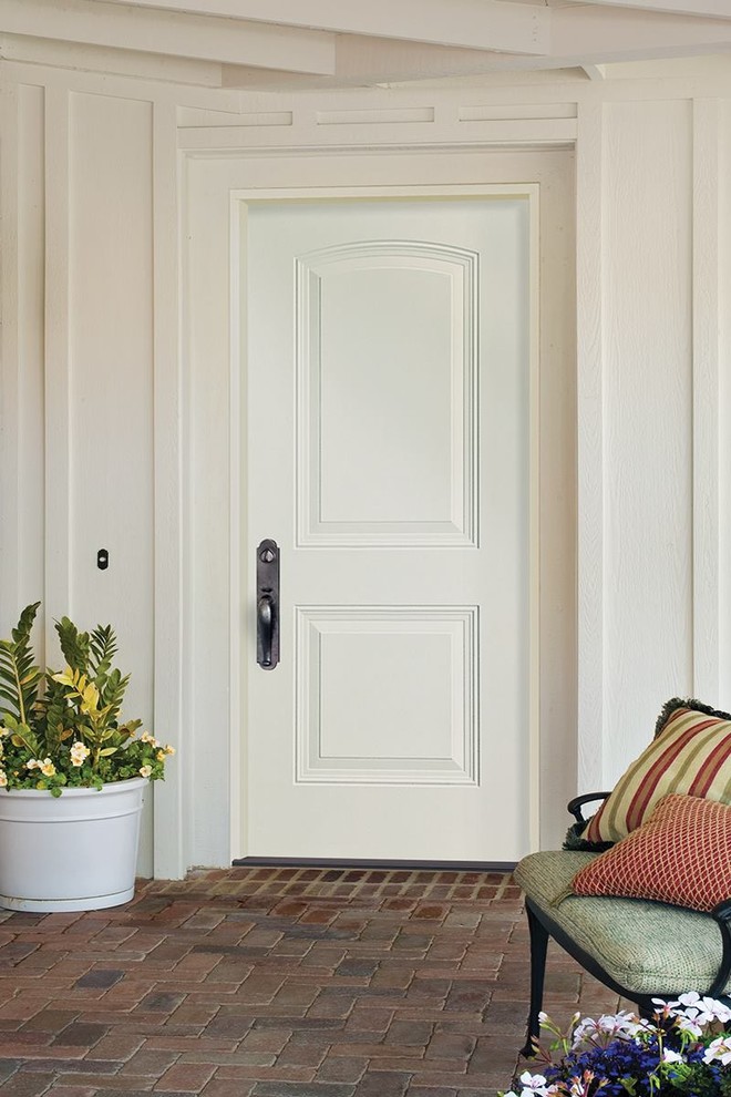 Idéer för en mellanstor klassisk ingång och ytterdörr, med en enkeldörr och en vit dörr