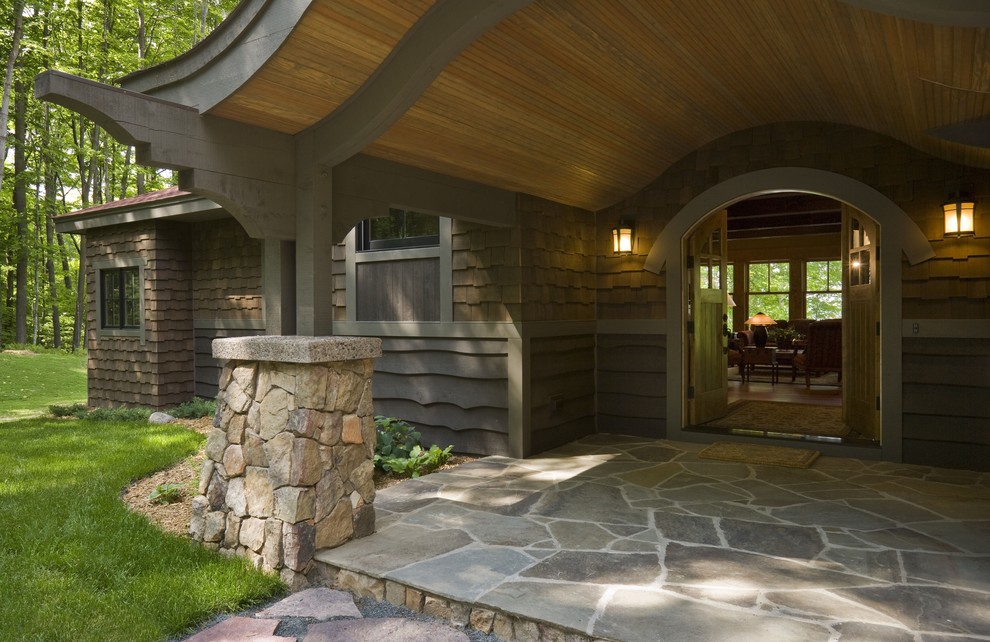 Example of a mountain style entryway design in Minneapolis