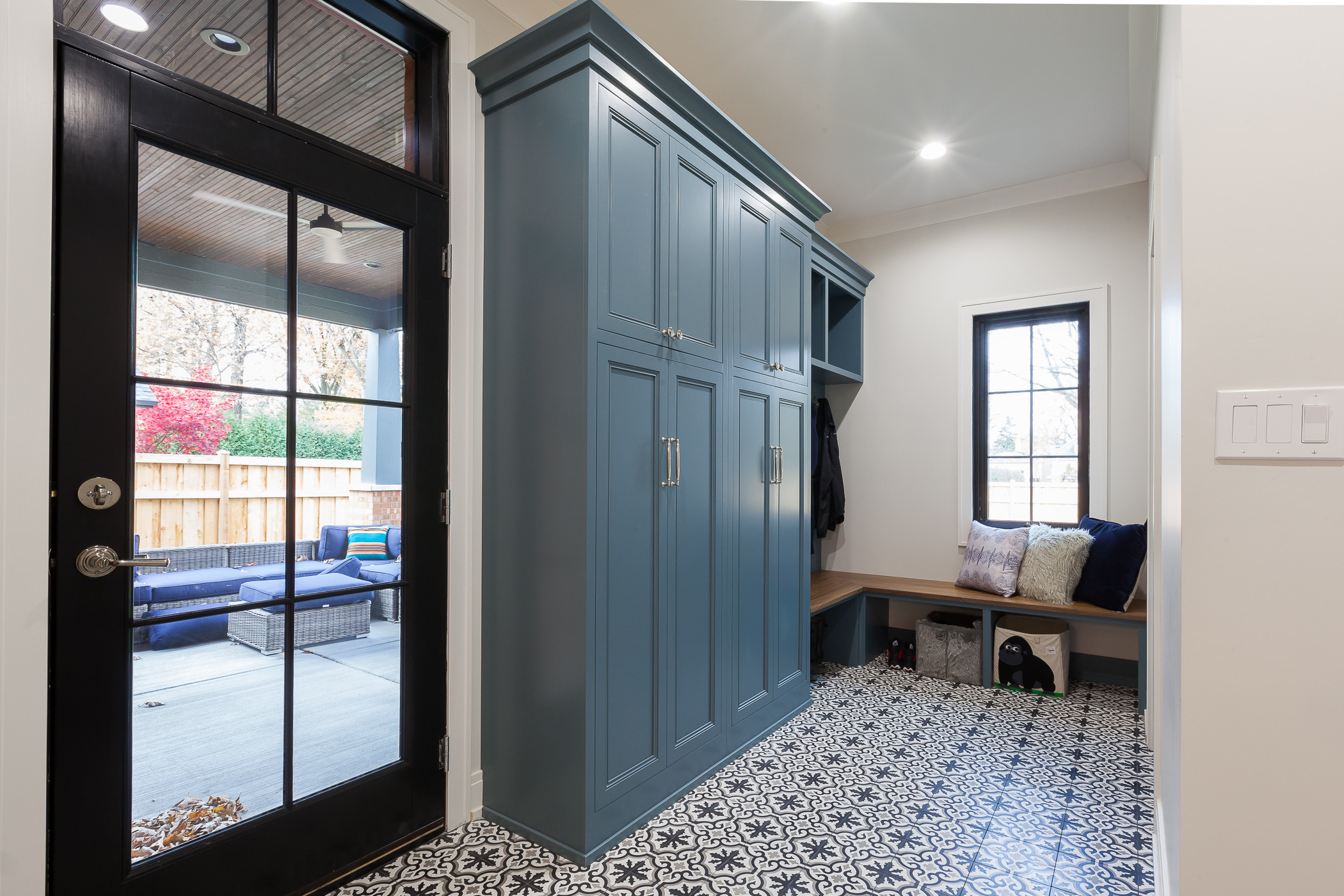 Seattle Custom Entryway Storage & Mudroom Lockers