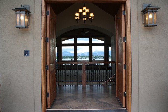 Entryway - traditional entryway idea in Denver